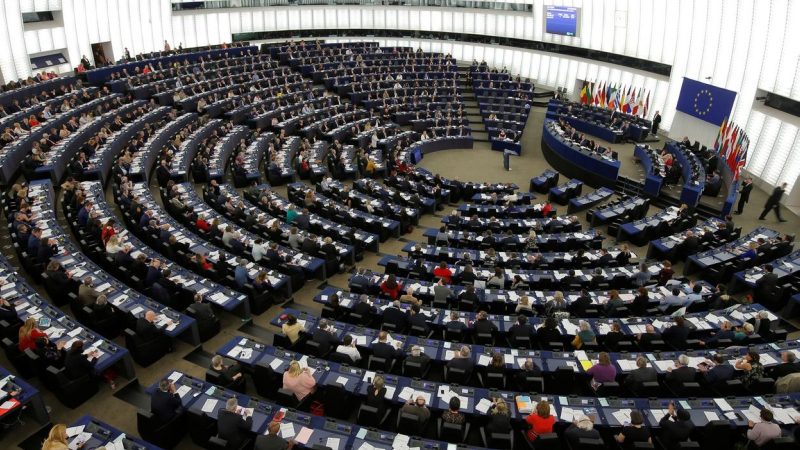 البرلمان الأوروبي يؤيد الاتفاق التجاري لما بعد بريكسيت مع بريطانيا