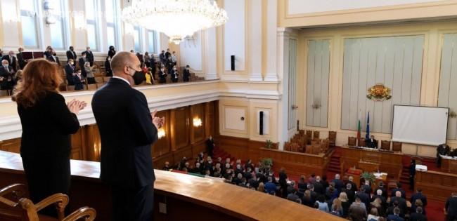 الرئيس يمنح حزب تريفونوف مرسوم تشكيل الحكومة 28 أبريل
