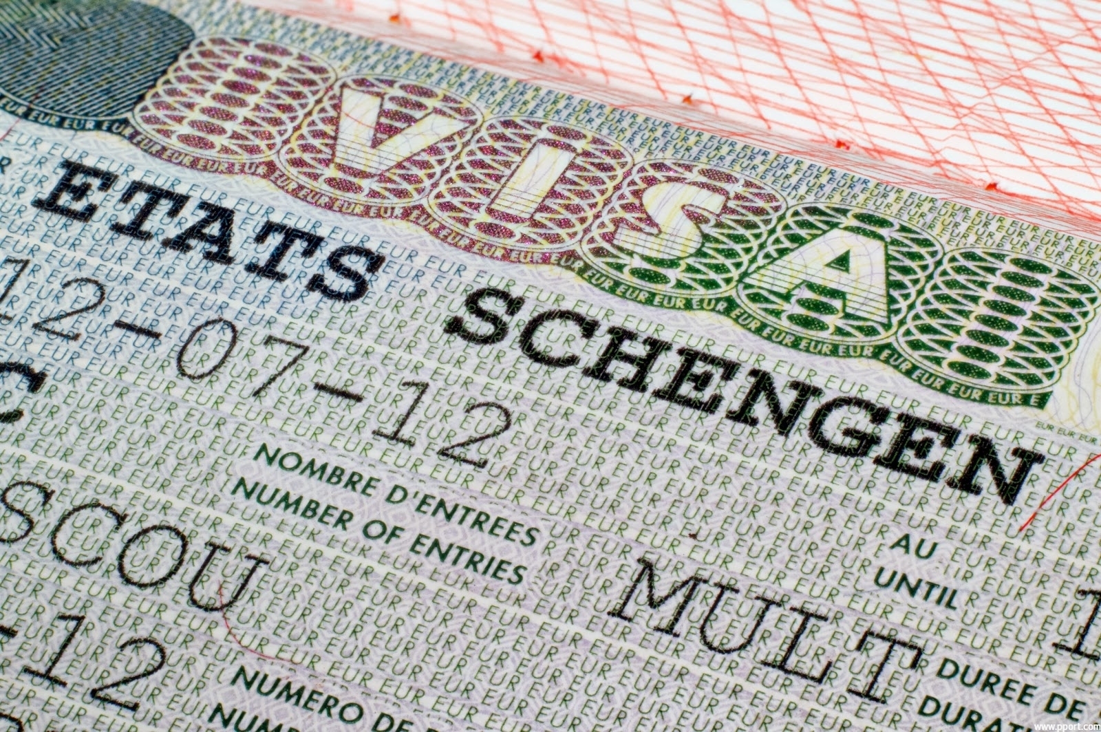 الاتحاد الأوروبي يشدد إجراءات تأشيرة “شنغن” لزيادة الأمن